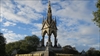 Fra museet gik vi tilbage til hotellet igennem Hyde Park. Her kom vi omkring The Albert Memorial.