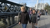 Så er vi på farten igen. Her går vi på Millenium Bridge.